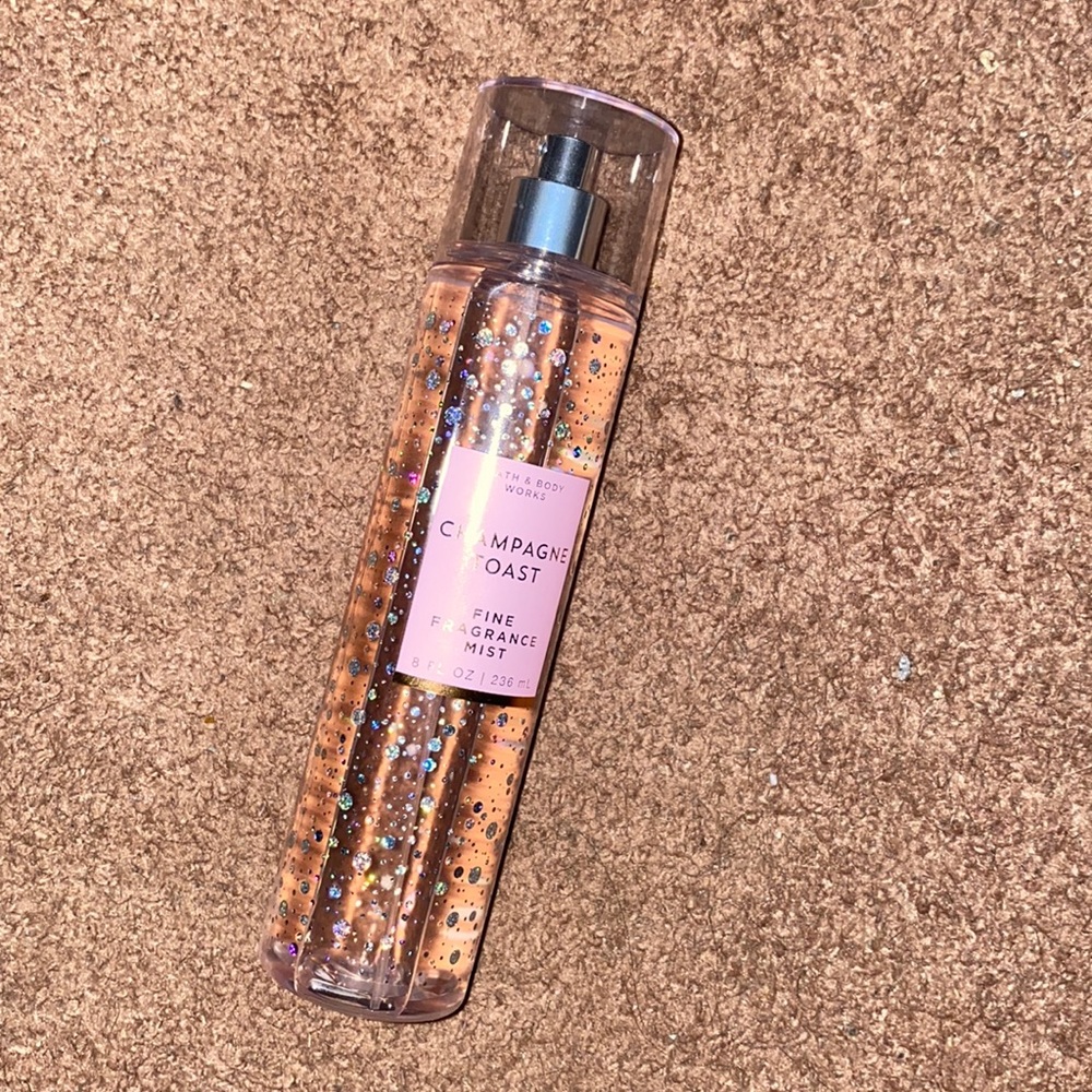 Champagne toast mist